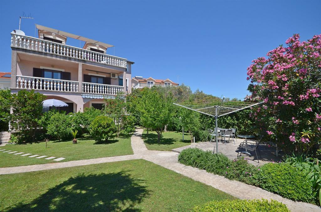 Apartments Daniela Vodice Eksteriør billede
